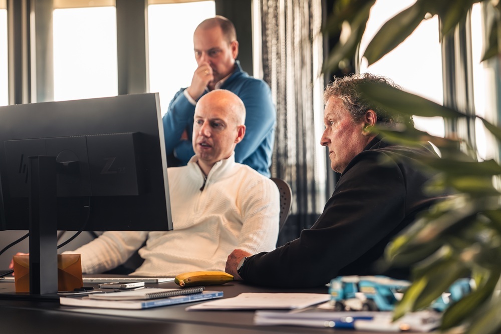 1000 x 667 colleagues